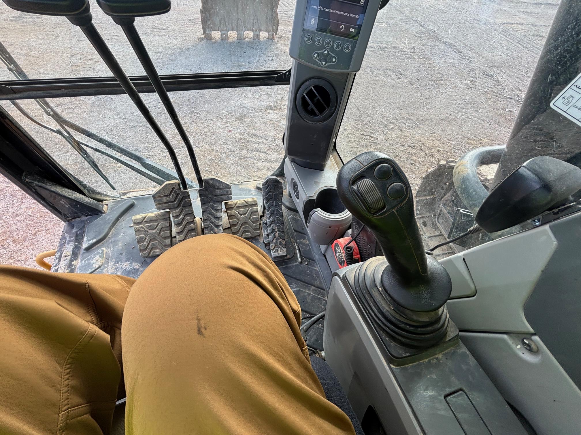 2019 CATERPILLAR 374FL - Image 21